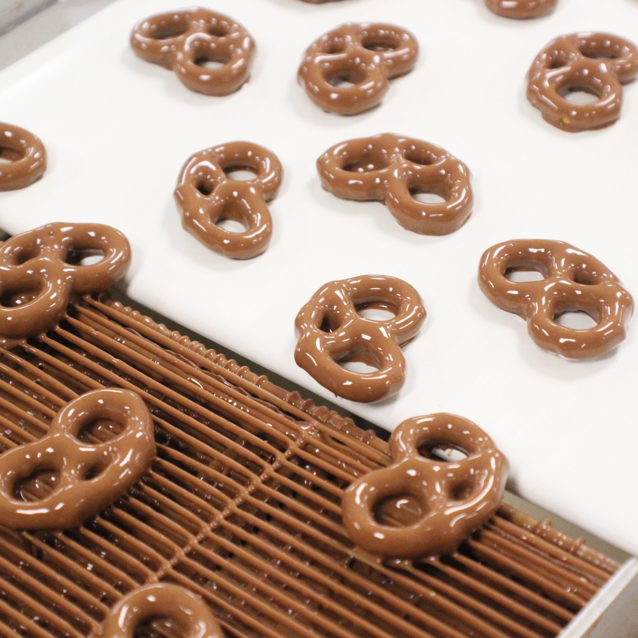 Chocolate Covered Mini-Twist Pretzels (7oz) – Vermont Nut Free